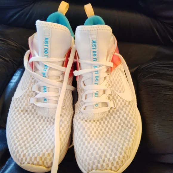 NIKE Air Max Bella White/Pink Athletic Sneakers - Size 8 - Picture 4 of 11